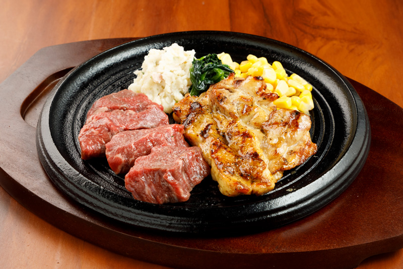 カットステーキ＆チキングリルステーキ<span>Pre-Cut Steak & Grilled Chicken</span>