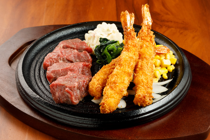 カットステーキ&ぷりぷり海老フライ（3尾）<span>Pre-Cut Steak & Fried Shrimp</span>
